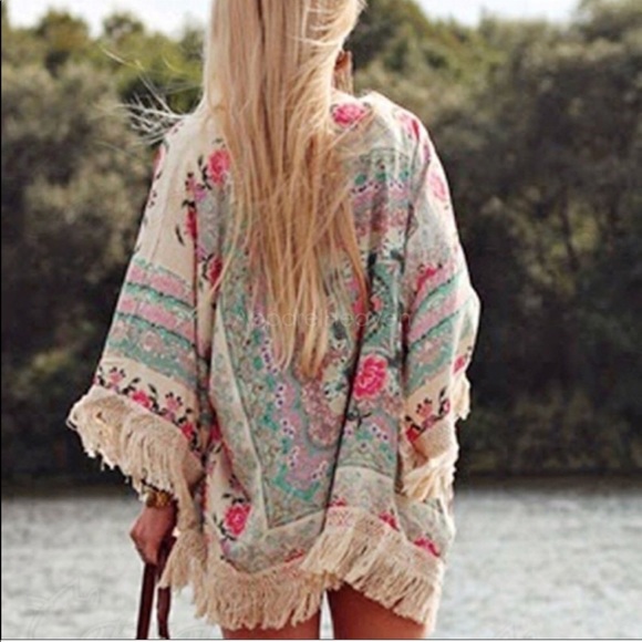 Accessories - Floral kimono with fringe